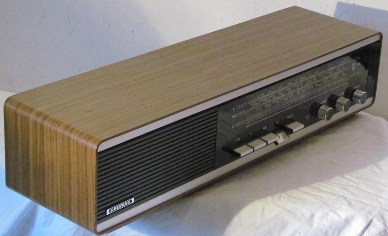 Radio Grundig RF 410 von 1973 ? (LW MW UKW ) mit